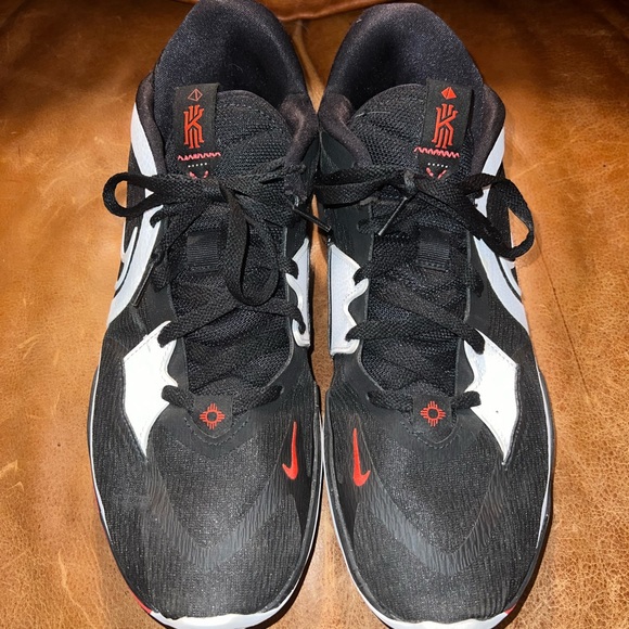 Kyrie Low 5’s by Nike - Picture 5 of 8